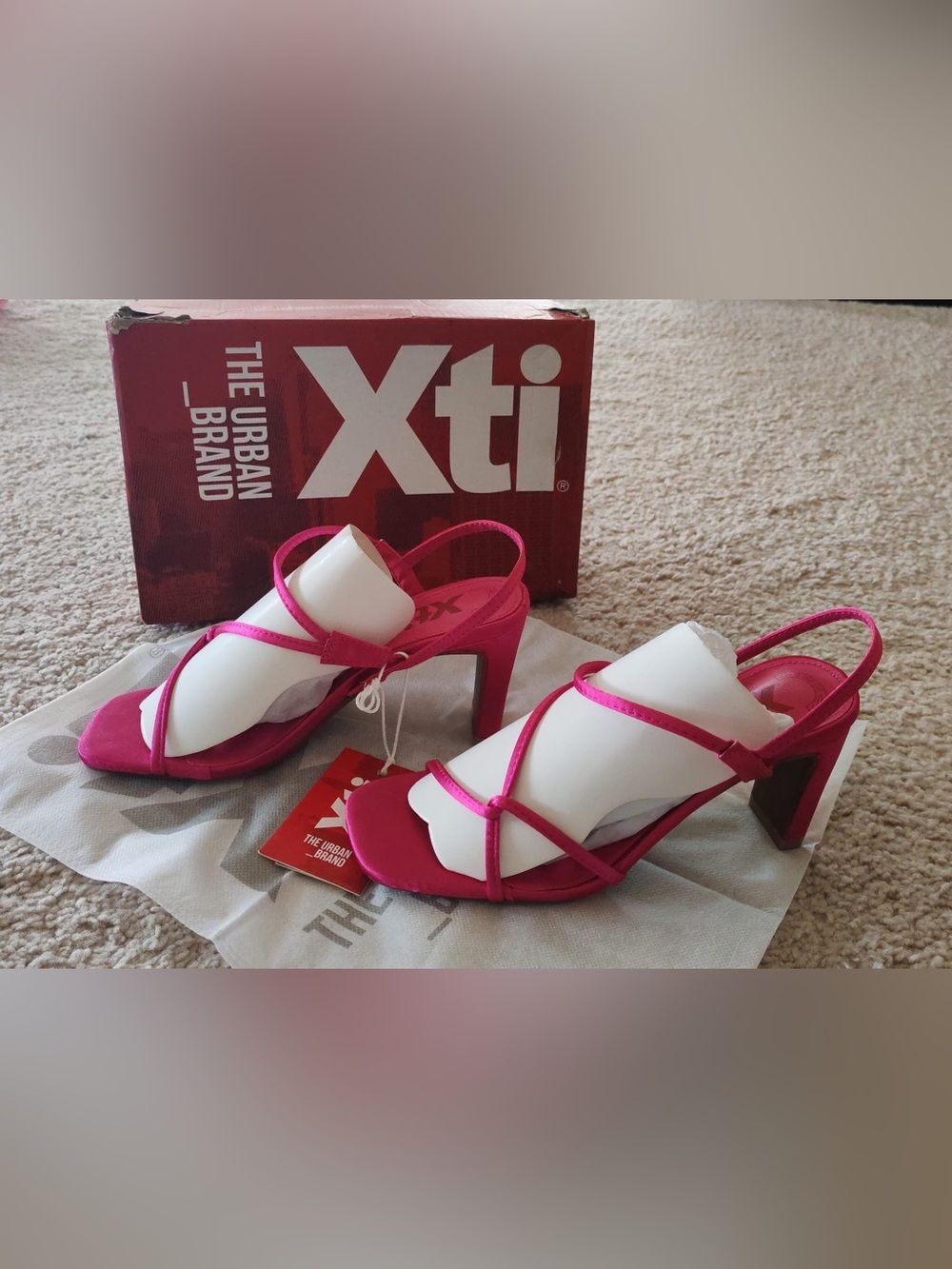 NWT Italian XTI Fuchsia Pink Satin Strappy Crossover Block Heels - EU 37 (US 7)